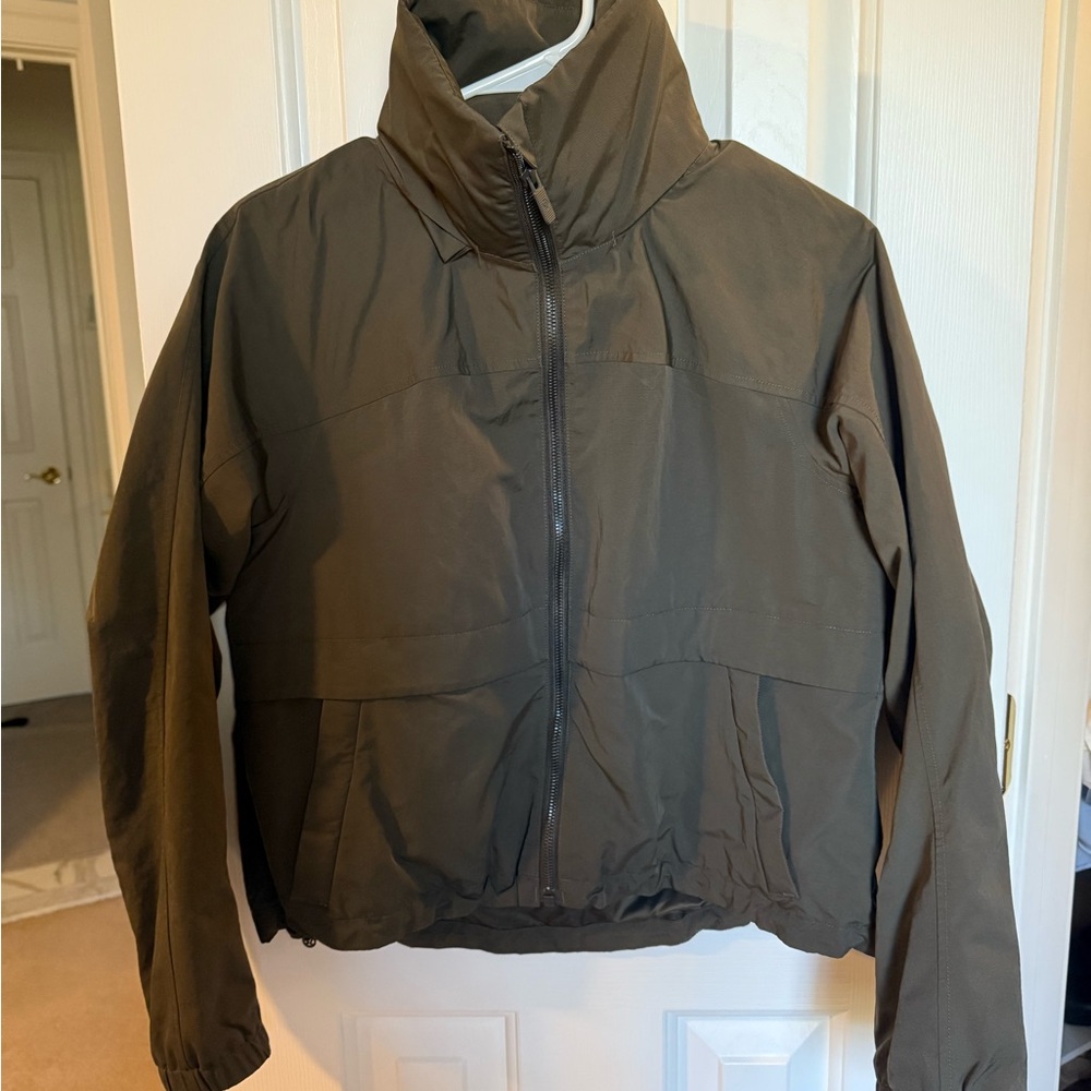 Lululemon Always Effortless Jacket NWOT Size 4